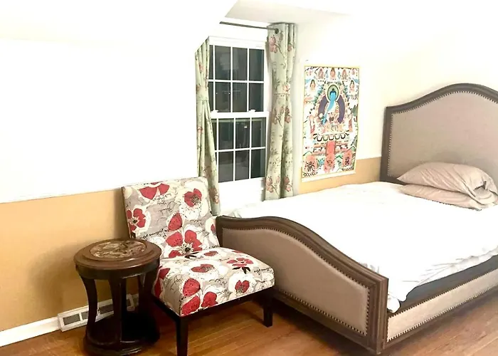 B4 A Private In Downtown With Desk And Wi-fi Near Everything Habitación en casa particular *