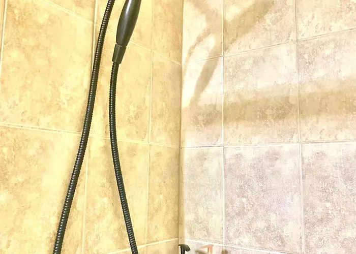 B4 A Private In Downtown With Desk And Wi-fi Near Everything * Naperville